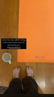 JoJo feet photo thumbnail