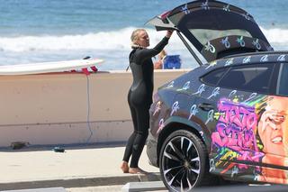 JoJo Siwa feet photo thumbnail