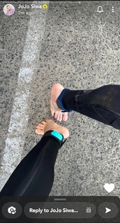 JoJo Siwa feet photo thumbnail