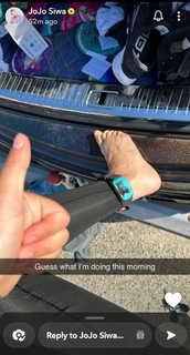 JoJo Siwa feet photo thumbnail