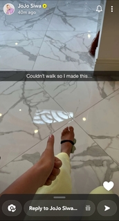 JoJo Siwa feet photo thumbnail
