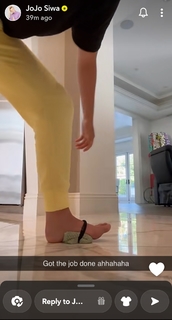 JoJo Siwa feet photo thumbnail