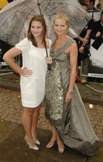 Joan Allen feet photo thumbnail