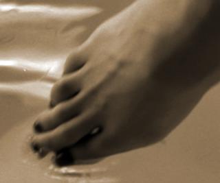 Joan Allen feet photo thumbnail