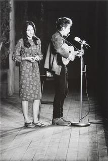 Joan Baez feet photo 1