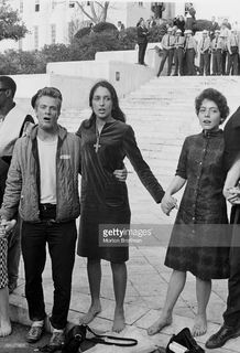 Joan Baez feet photo 13