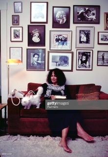 Joan Baez feet photo 4