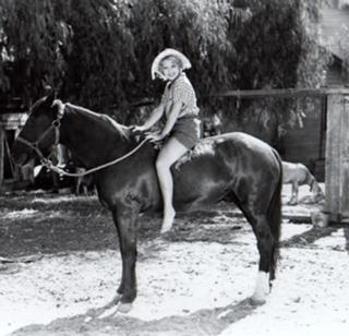 Joan Blondell feet photo 5
