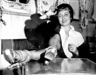 Joan Blondell feet photo 20