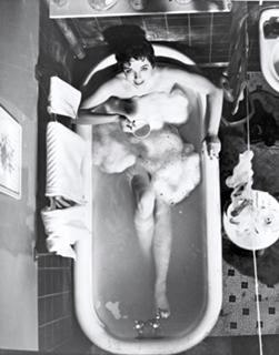 Joan Collins feet photo thumbnail