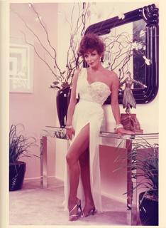 Joan Collins feet photo thumbnail