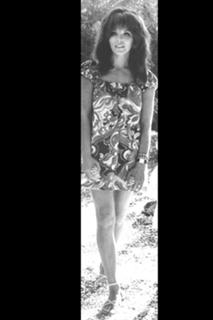 Joan Collins feet photo thumbnail