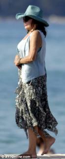Joan Collins feet photo thumbnail