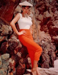 Joan Collins feet photo thumbnail