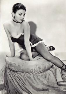 Joan Collins feet photo thumbnail