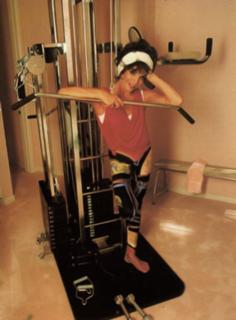 Joan Collins feet photo thumbnail