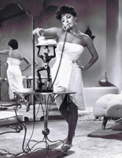 Joan Collins feet photo thumbnail