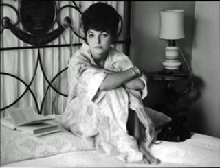 Joan Collins feet photo thumbnail