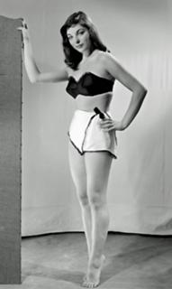 Joan Collins feet photo thumbnail