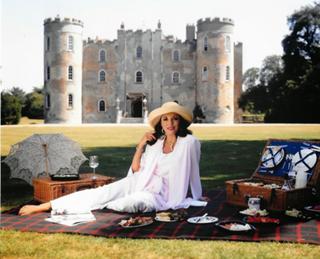 Joan Collins feet photo thumbnail