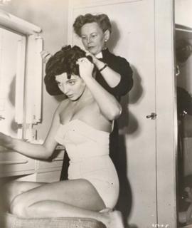 Joan Collins feet photo thumbnail
