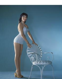 Joan Collins feet photo thumbnail