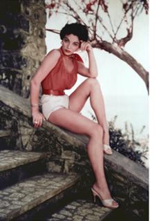 Joan Collins feet photo thumbnail