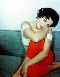 Joan Collins feet photo thumbnail