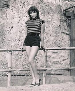 Joan Collins feet photo thumbnail