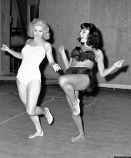 Joan Collins feet photo thumbnail
