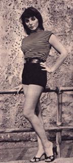 Joan Collins feet photo thumbnail