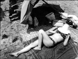 Joan Collins feet photo thumbnail