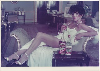 Joan Collins feet photo thumbnail