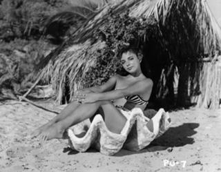 Joan Collins feet photo thumbnail