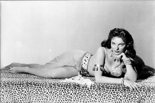 Joan Collins feet photo thumbnail