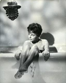Joan Collins feet photo thumbnail