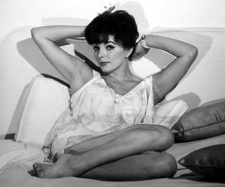Joan Collins feet photo thumbnail