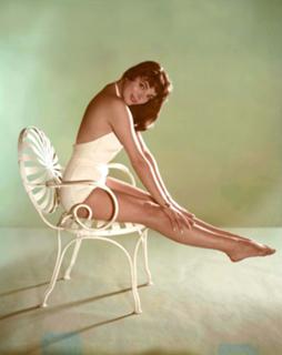 Joan Collins feet photo thumbnail