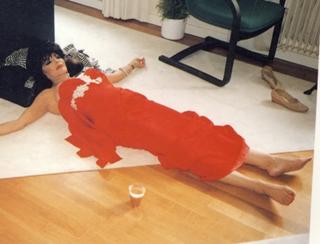 Joan Collins feet photo thumbnail