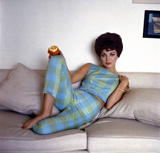 Joan Collins feet photo thumbnail