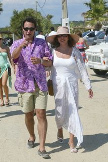 Joan Collins feet photo thumbnail