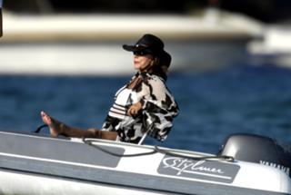 Joan Collins feet photo thumbnail