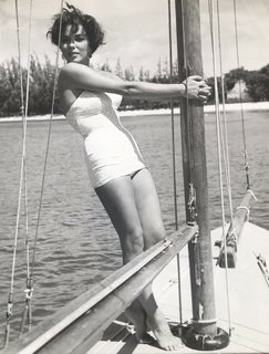 Joan Collins feet photo thumbnail