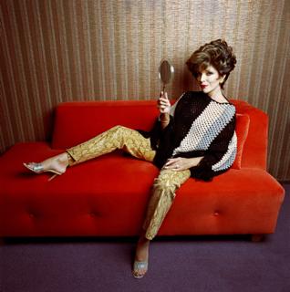 Joan Collins feet photo thumbnail