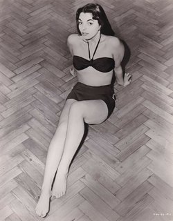 Joan Collins feet photo thumbnail