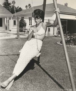 Joan Collins feet photo thumbnail