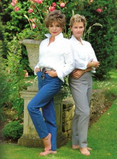 Joan Collins feet photo thumbnail