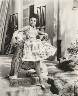 Joan Collins feet photo thumbnail