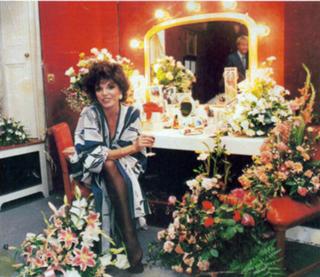 Joan Collins feet photo thumbnail