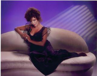 Joan Collins feet photo thumbnail